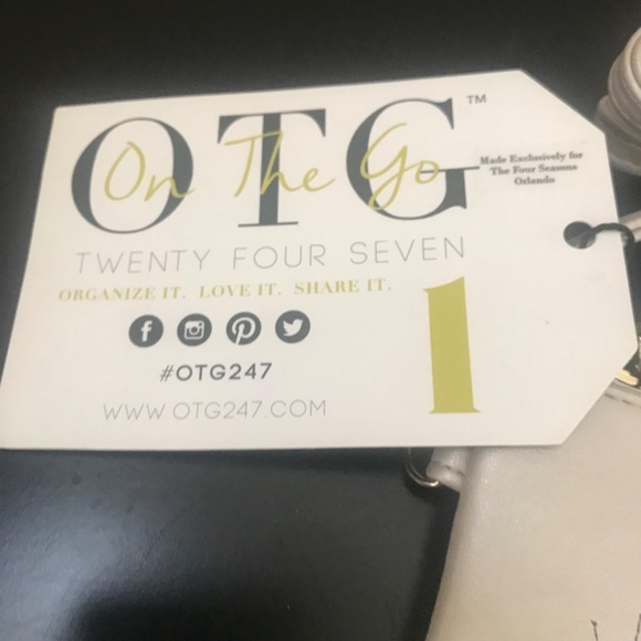 On The Go Ivory Crossbody  Bag . NWT - Picture 3 of 5